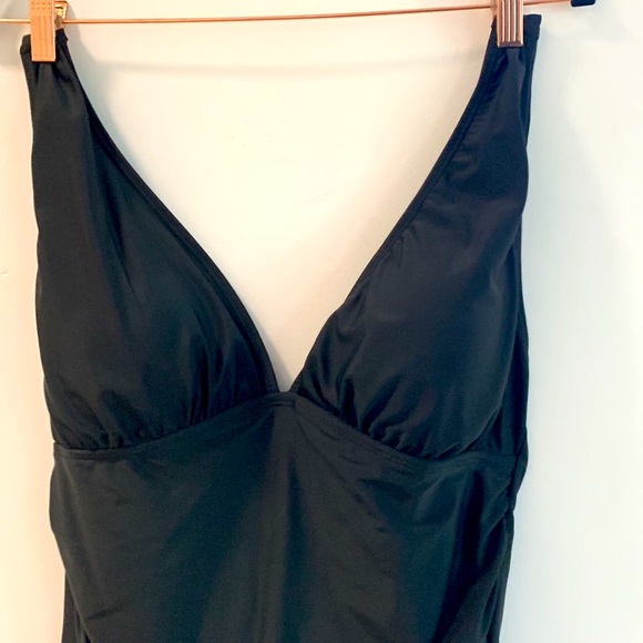 Black Tankini Bathing Suit Top  Size 16 very small for a size 16 - Picture 2 of 15